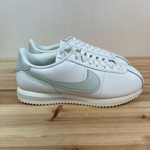 Nike Shoes - Nike Cortez leather sneakers Womens 7 Summit White Light Silver